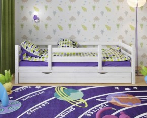 Детская кровать из массива березы Соня-5 (Белый/Лак) в Миассе - miass.ok-mebel.com | фото 1