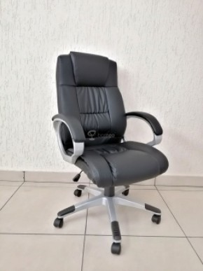 Кресло Barneo K-6 для руководителя (черная экокожа) в Миассе - miass.ok-mebel.com | фото 1
