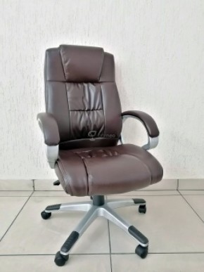 Кресло Barneo K-6 для руководителя (коричневая экокожа) в Миассе - miass.ok-mebel.com | фото 1